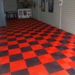 dalles de sol garage rouge et noir