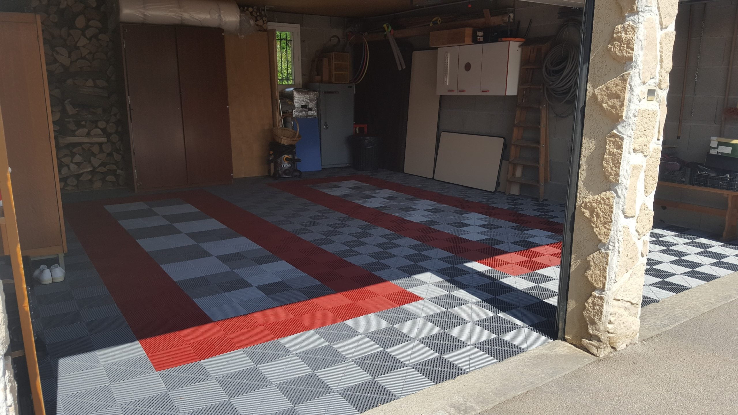 dalles de sol Polydal dans garage privé